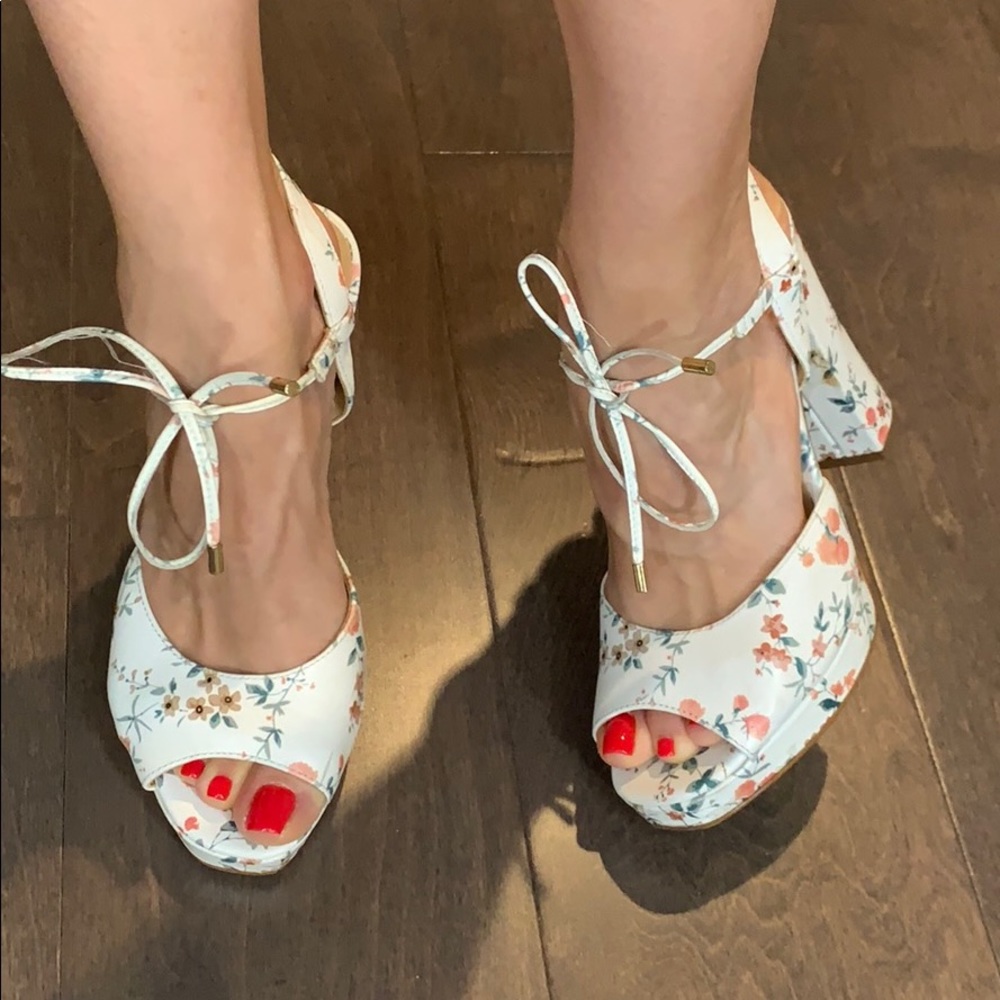 Heels 4’5” Saks Fifth Avenue size 7.5/8